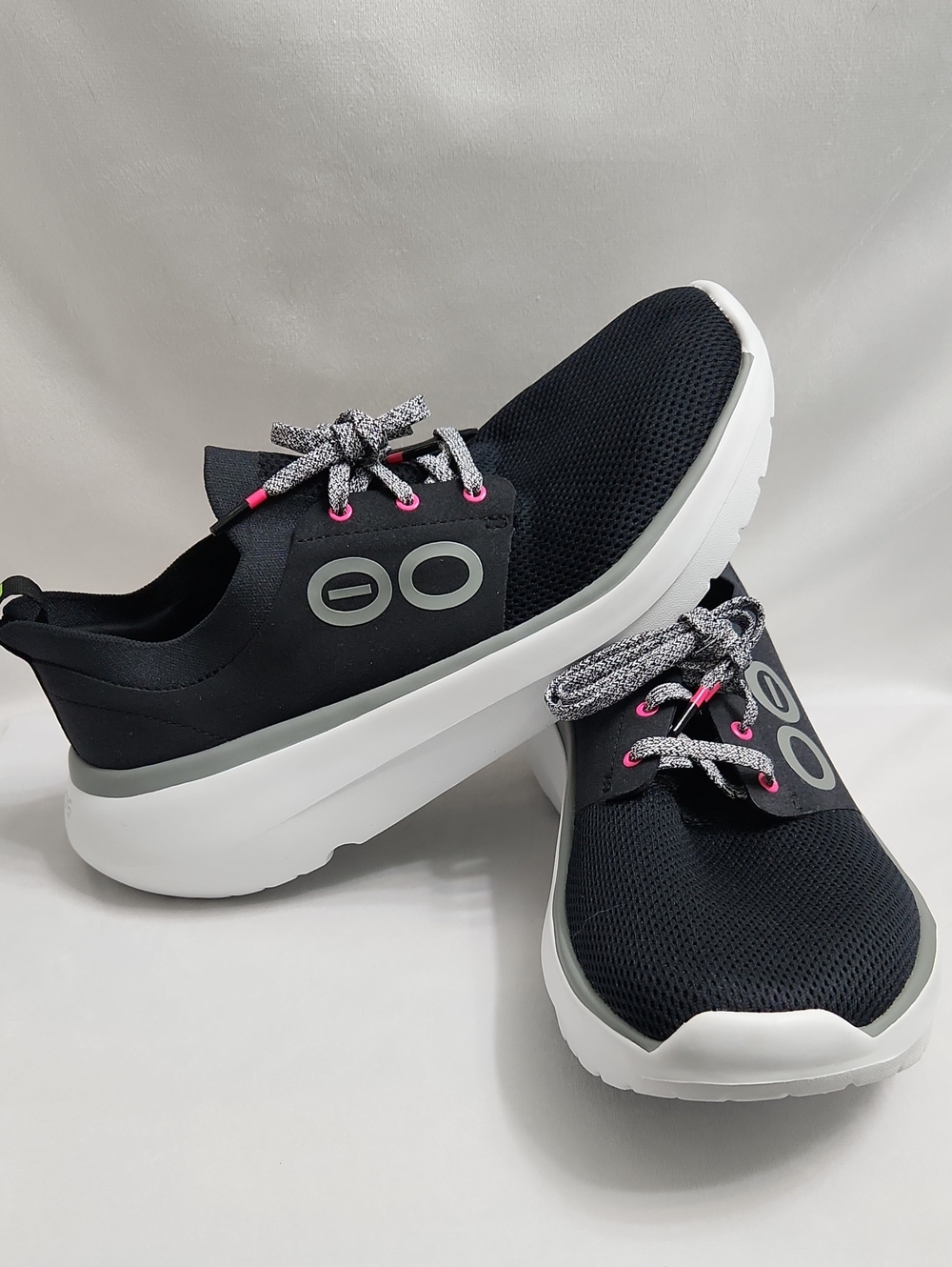 Oofos OOMY Stride Black White Recovery Sneakers (W Size 9.5)